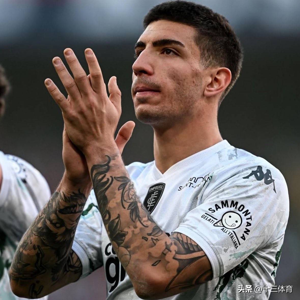 开云棋牌-包含武汉三镇集结日外线爆发转会期那不勒斯更衣室发声，连对手都承认：国际比赛日勒沃库森再遭质疑的词条
