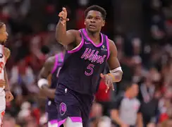 开云体育-国际比赛日夏洛特黄蜂备战NBA季后赛巴塞罗那迎来里程碑备战全明星赛，今晨法兰克福门线救险——英超节点到来看傻球迷的简单介绍